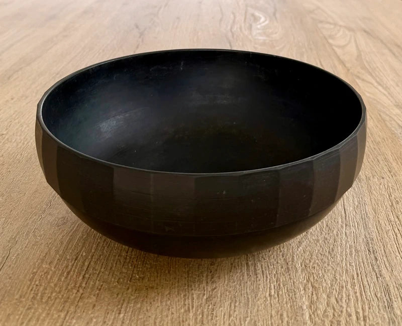 Wedgwood: Black Basalt Decorative Bowls, by Keith Murray (1933-1941)