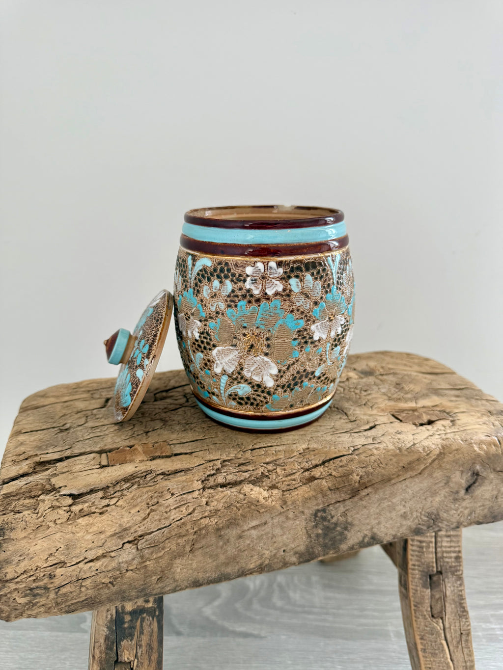 Doulton Lambeth: Lidded Stoneware Jar (c.1891–1910)