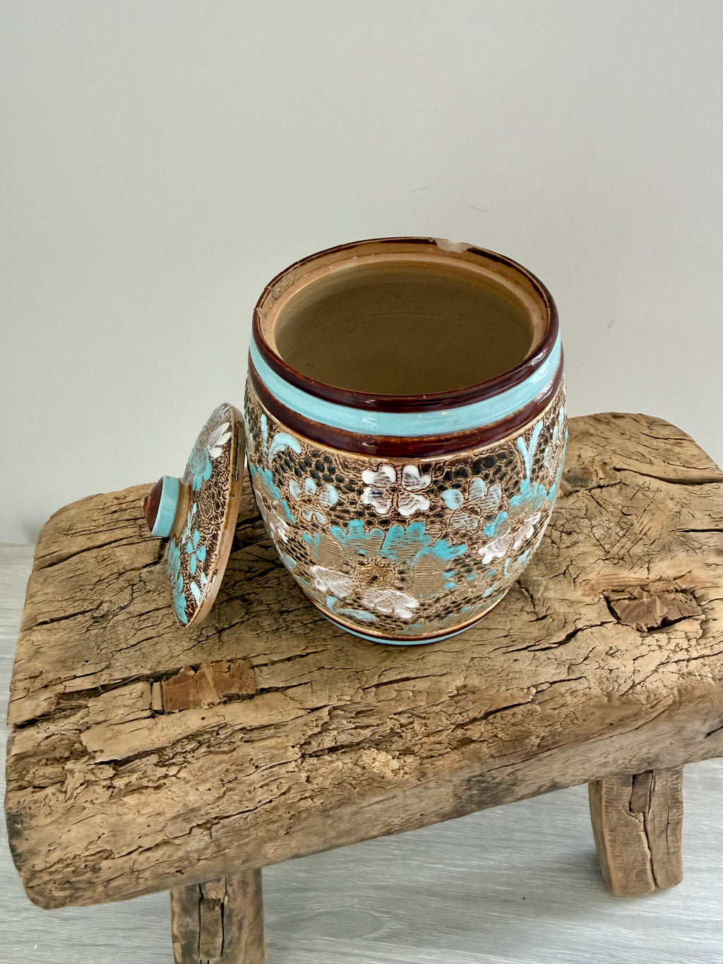 Doulton Lambeth: Lidded Stoneware Jar (c.1891–1910)