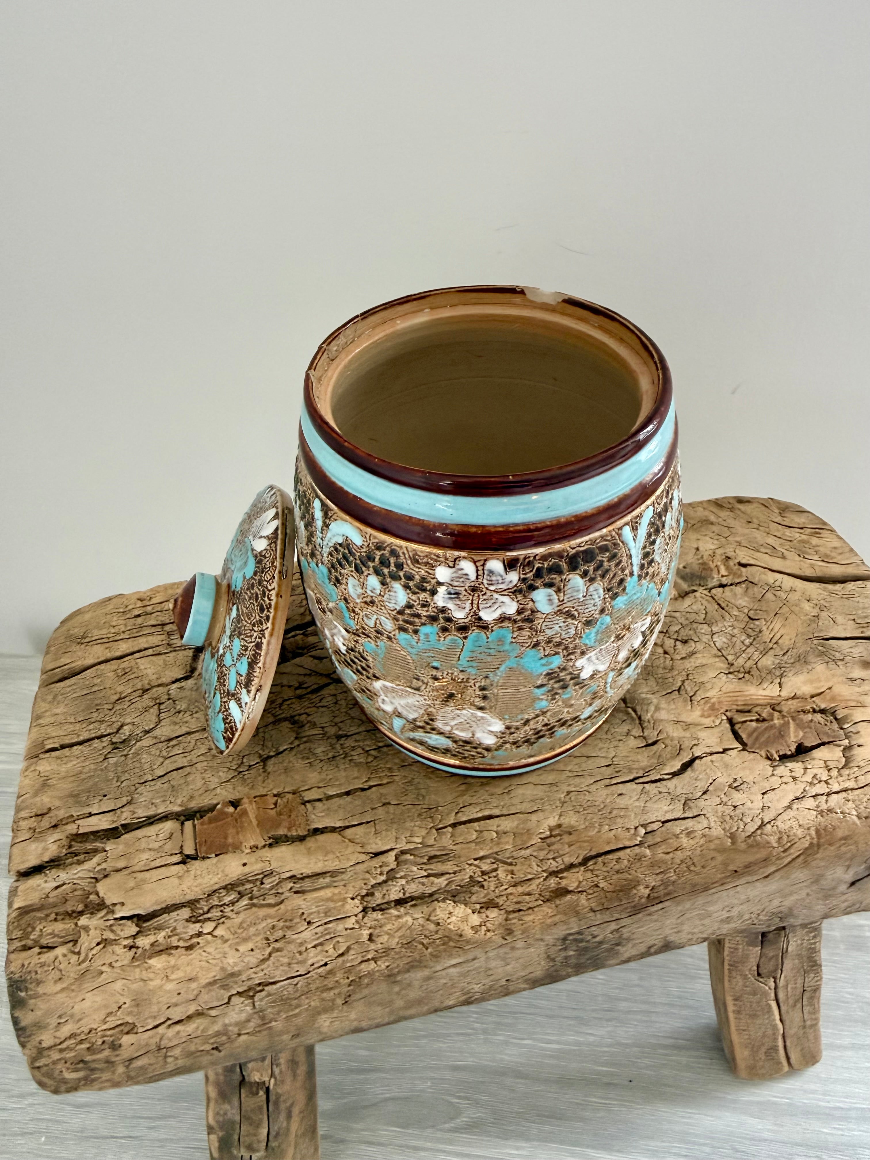 Doulton Lambeth: Lidded Stoneware Jar (c.1891–1910)